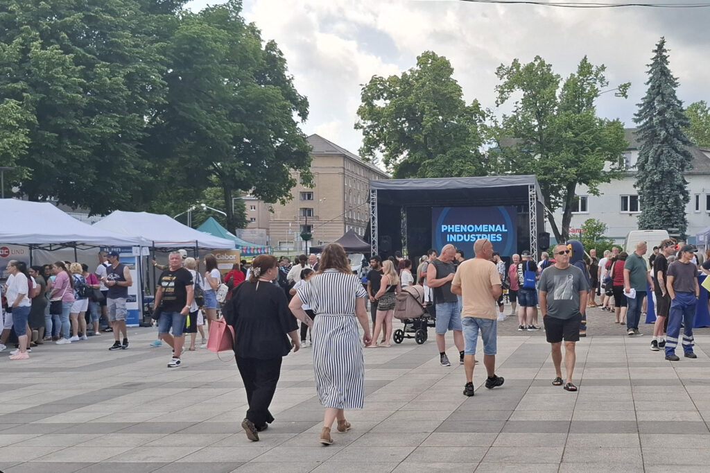 Pracovný trh v Handlovej oživil centrum mesta a otvoril dvere novým príležitostiam Handlová